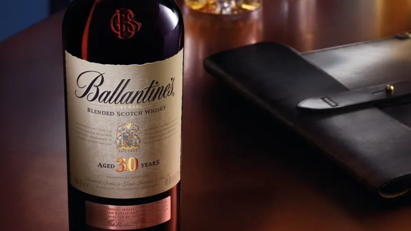 Giải thưởng danh giá danh giá dành cho rượu Ballantine's 30 năm