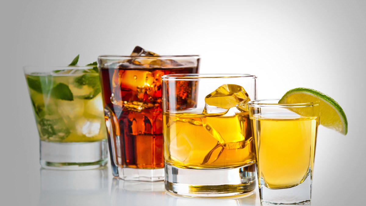 Thưởng thức rượu remy martin club