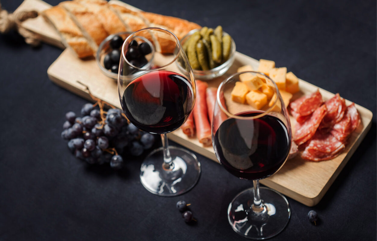 Đỡ Buồn Beer & Wine