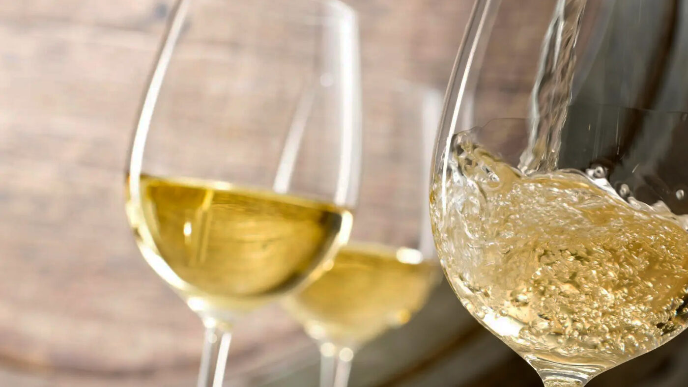 Đỡ Buồn Beer & Wine